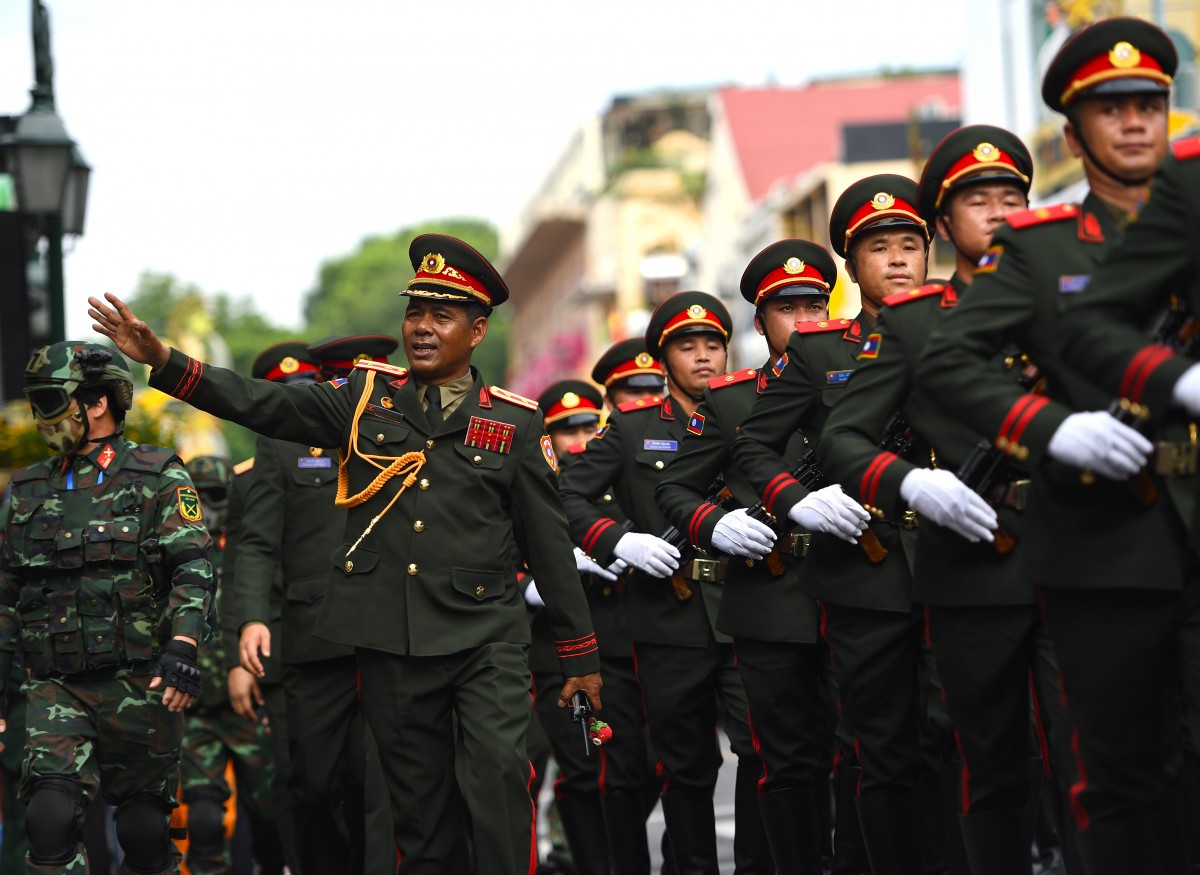 Chào đón các đội diễu binh nước ngoài cùng kiều bào dự Lễ kỷ niệm 80 năm Quốc khánh 2/9