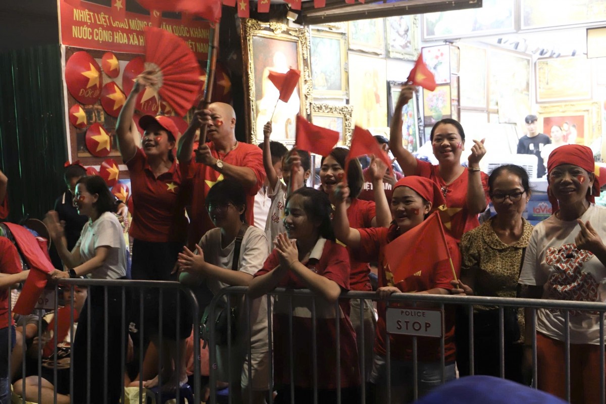 Hà Nội một đêm không ngủ