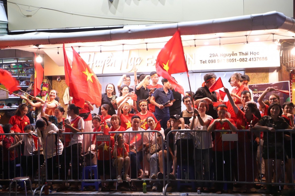 Hà Nội một đêm không ngủ