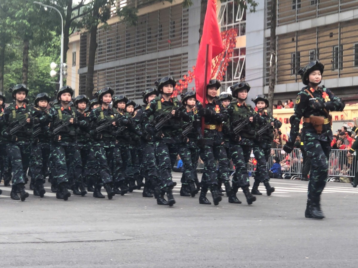 Khối nữ cảnh sát đặc nhiệm. Ảnh: V.T