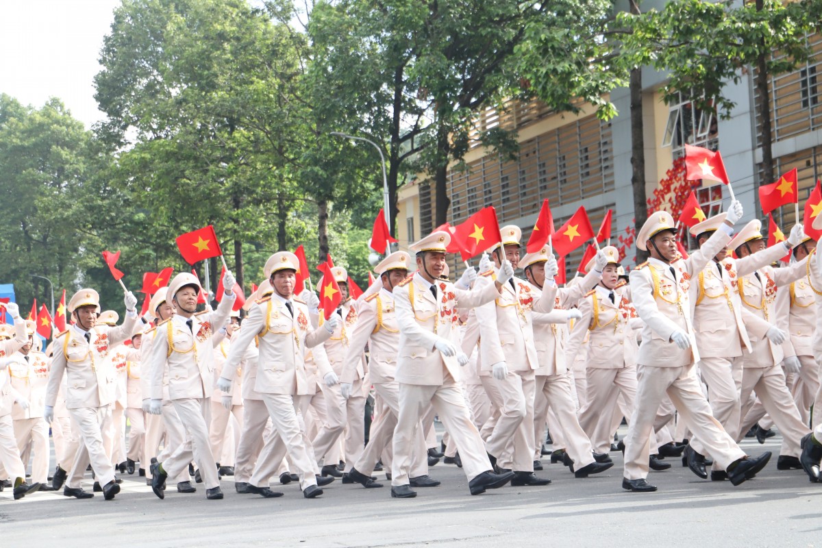 Khối diễu hành của các cựu Công an nhân dân. V.T