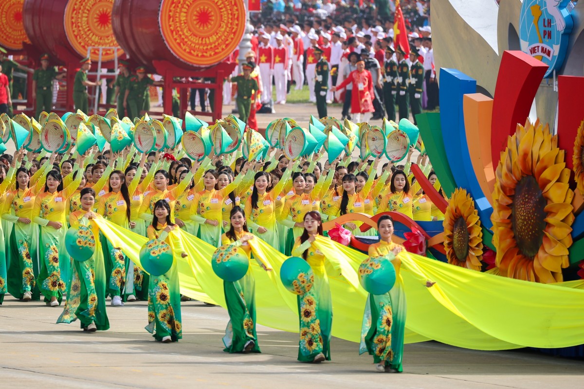 Biểu tượng sức mạnh, niềm tin và khát vọng Việt Nam