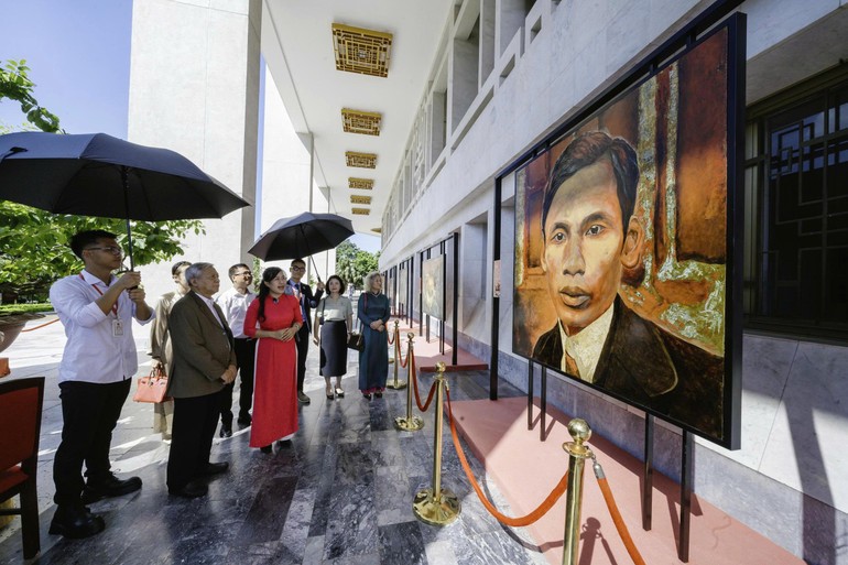 Tác phẩm sơn mài khổ lớn 