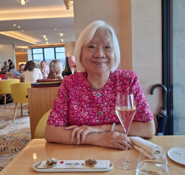 Kí ức Việt Nam trong thơ Doãn Linh