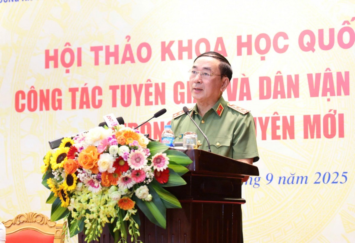 Thượng tướng, PGS.TS. Trần Quốc Tỏ, Ủy viên Ban Chấp hành Trung ương Đảng, Phó Bí thư Đảng ủy Công an Trung ương, Thứ trưởng Bộ Công an phát biểu chào mừng Hội thảo. Ảnh: BTC