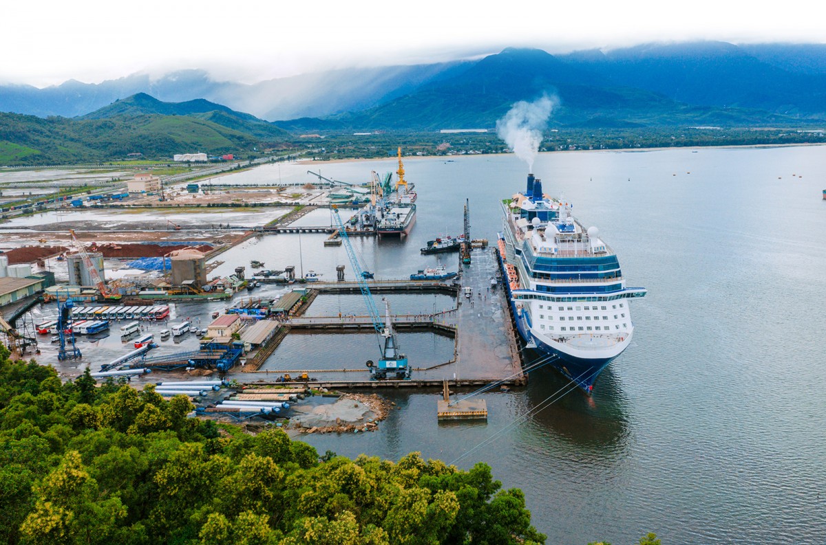 Cảng xanh miền Trung - Khát vọng từ sóng và gió