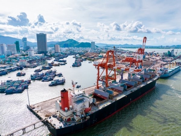 Cảng xanh miền Trung - Khát vọng từ sóng và gió