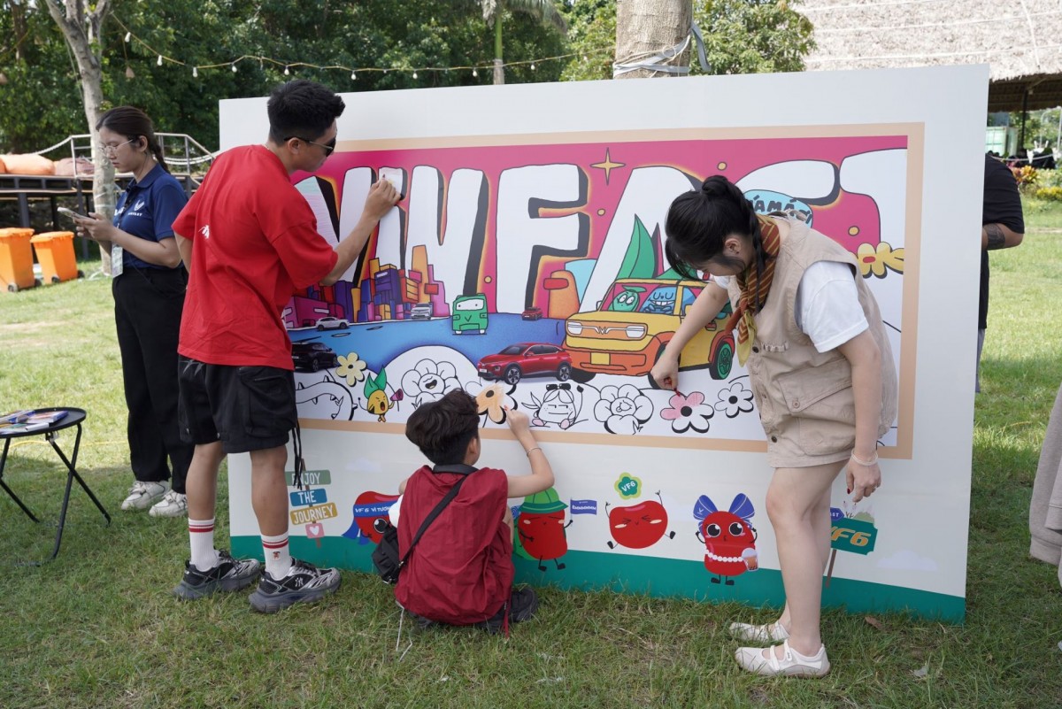 Giới trẻ hào hứng “săn” giải thưởng lớn từ cuộc thi “Kiến tạo Việt Nam Xanh”