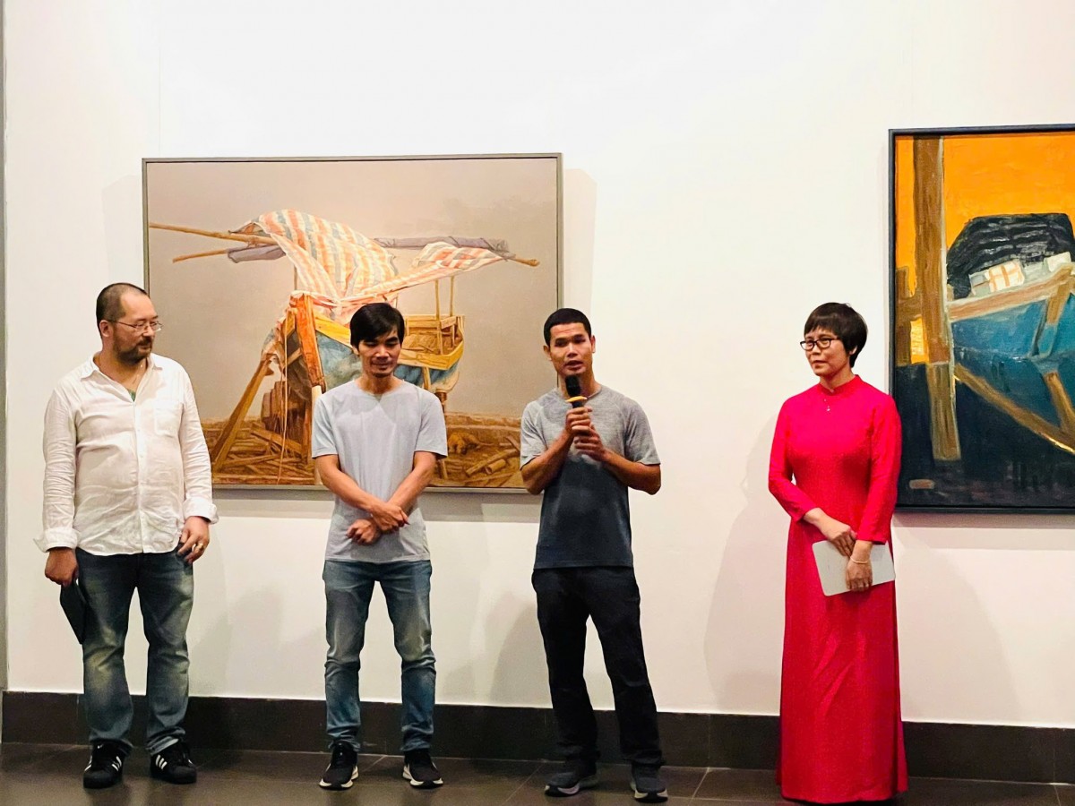 Triển lãm "Neo" - Khát vọng neo giữ hiện thực bằng hội họa