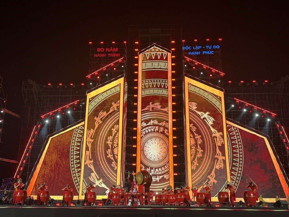 Concert “Tôi yêu Tổ quốc tôi” khép lại triển lãm  “80 năm hành trình Độc lập - Tự do - Hạnh phúc”