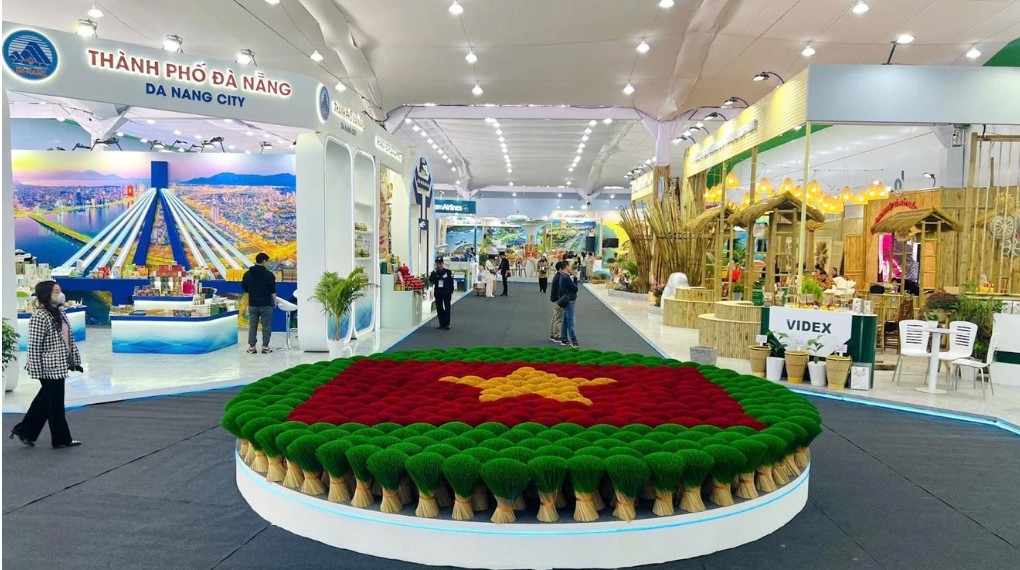 Khu trưng bày của các Bộ, ngành, địa phương. Ảnh: BTC