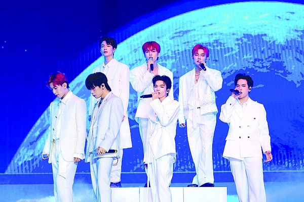 buoc dem khang dinh vi the trong nganh giai tri tu nhom nhac than tuong