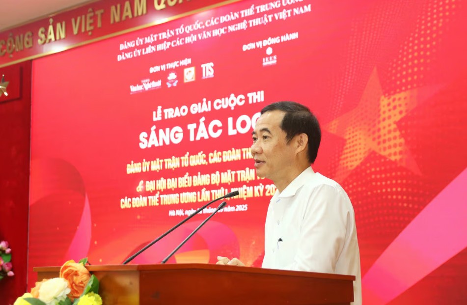 Ông Nguyễn Thái Học, Phó Bí thư Đảng ủy MTTQ, các đoàn thể Trung ương phát biểu tại buổi lễ. Ảnh: P.V