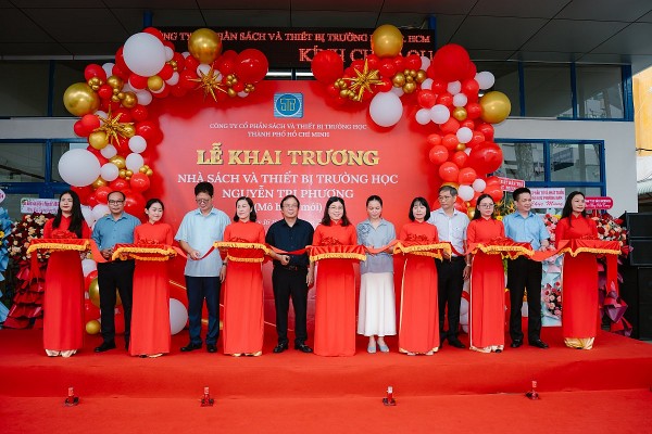 tu truyen thong den mo hinh moi nha sach nguyen tri phuong khoi sac