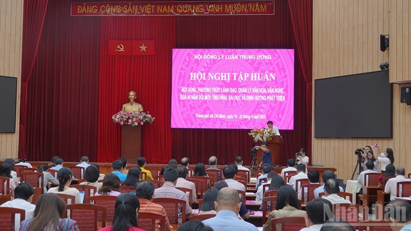 Quản lý, phát triển Văn học, nghệ thuật trong không gian sống mới