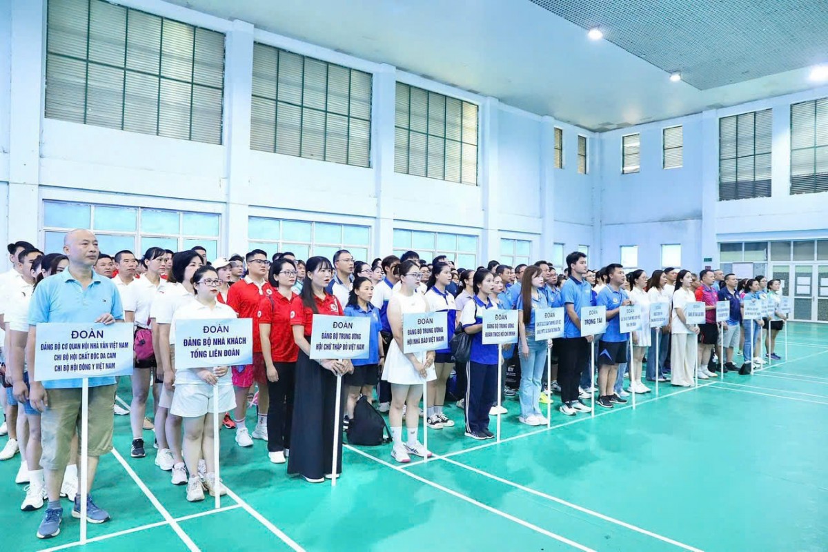 Các vận động viên của các đoàn tham dự Hội thao. Ảnh: P.V