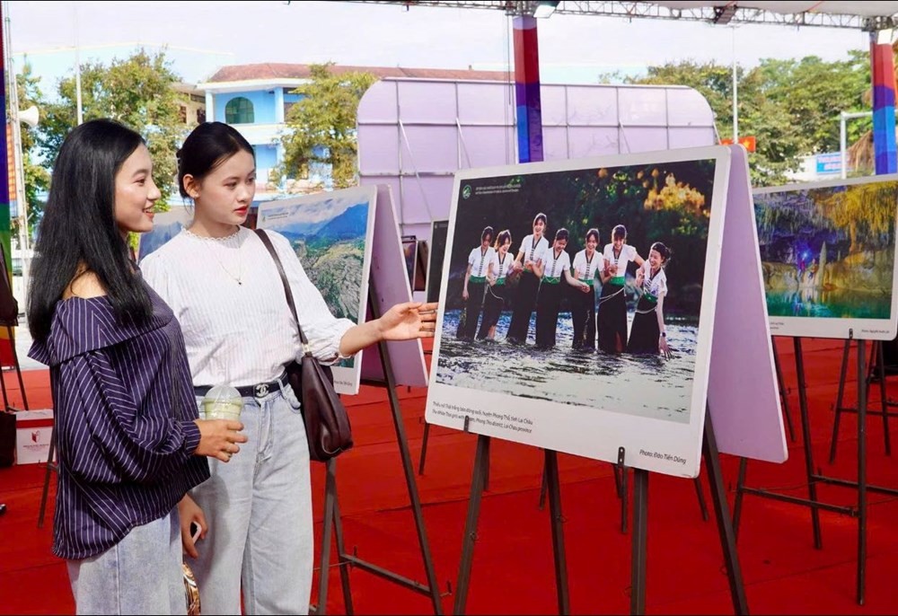 Triển lãm ảnh đẹp du lịch Sắc màu Tây Bắc mang đến cho người xem một hành trình thị giác đầy cảm xúc. Ảnh: BTC
