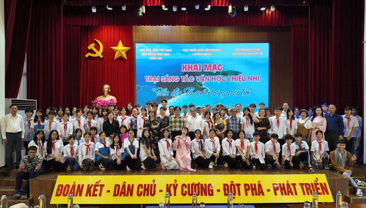 Khai mạc trại sáng tác văn học thiếu nhi chủ đề Biển đảo Tổ quốc trong trái tim