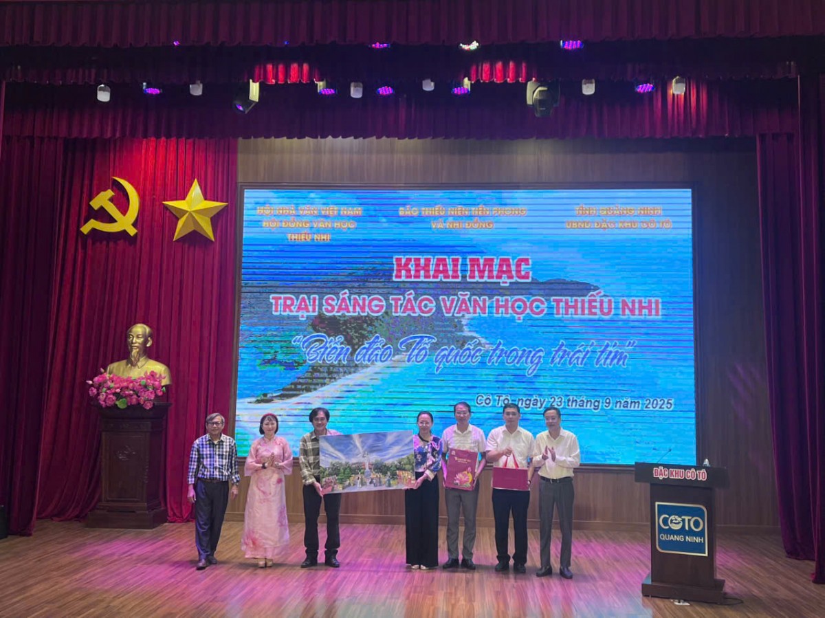 Khai mạc trại sáng tác văn học thiếu nhi chủ đề Biển đảo Tổ quốc trong trái tim