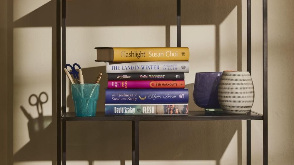 Danh sách rút gọn Booker 2025 và sự trở lại của Kiran Desai