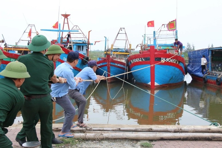 Thủ tướng chỉ đạo: Tập trung ứng phó bão số 10
