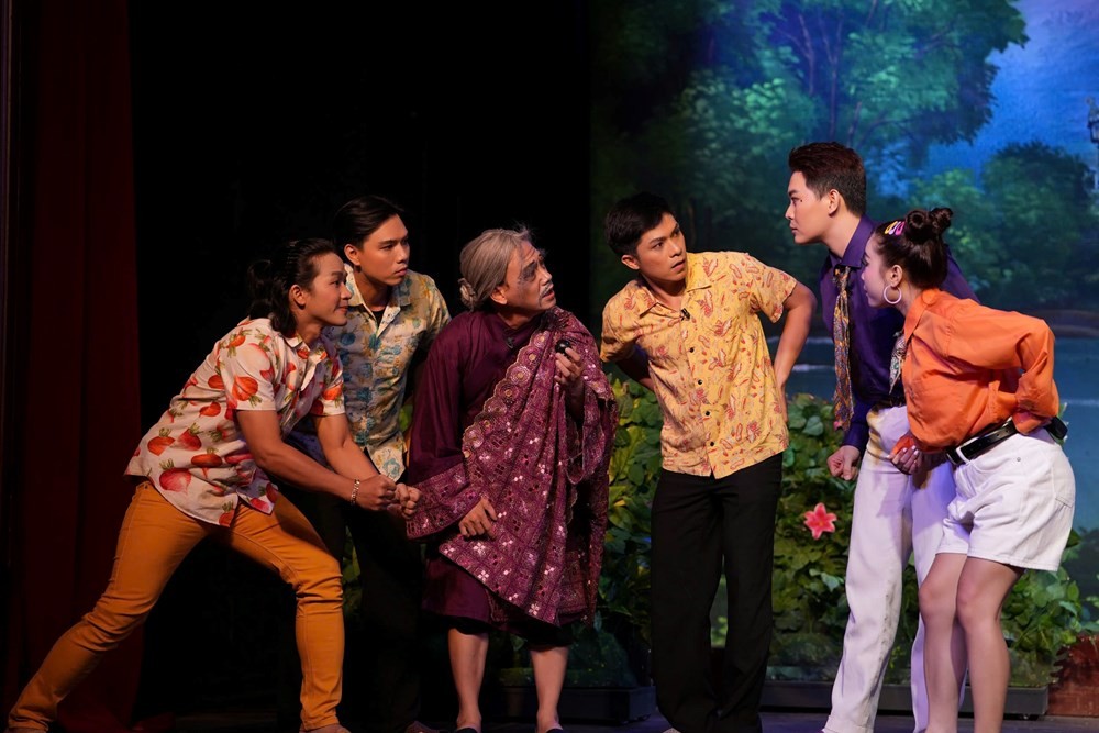 Công diễn vở kịch “Hồn ai nấy giữ”