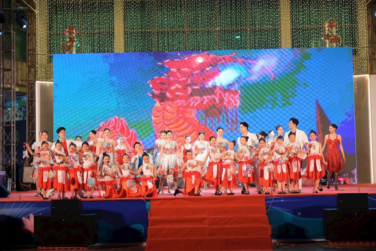 Khai mạc Lễ hội Trung thu 2025 tại Hà Nội