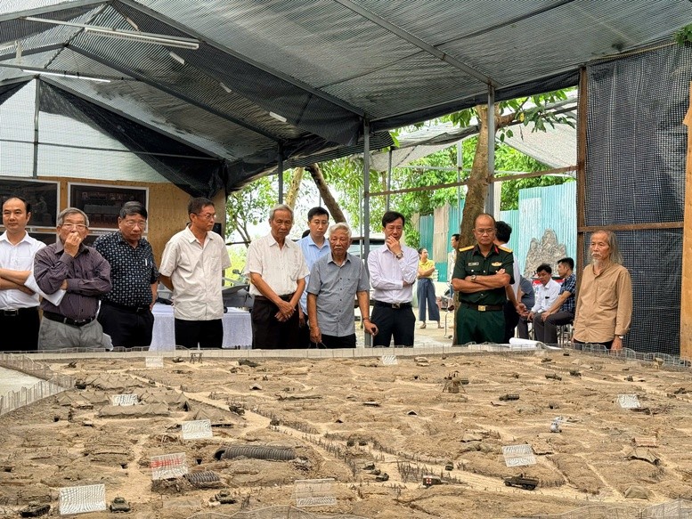 Các nhà khoa học, nhà nghiên cứu lịch sử đã có những ý kiến đóng góp quý báu để Dự án tiếp tục được hoàn thiện. Ảnh: BTC