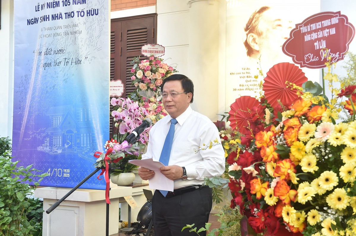 Kỷ niệm 105 năm ngày sinh nhà thơ Tố Hữu: Yêu Tổ quốc qua thơ Tố Hữu