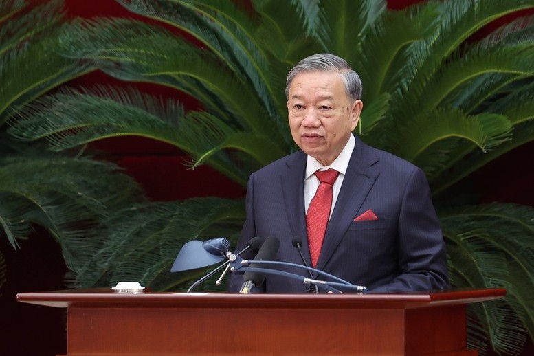 Khai mạc Hội nghị Trung ương lần thứ 13