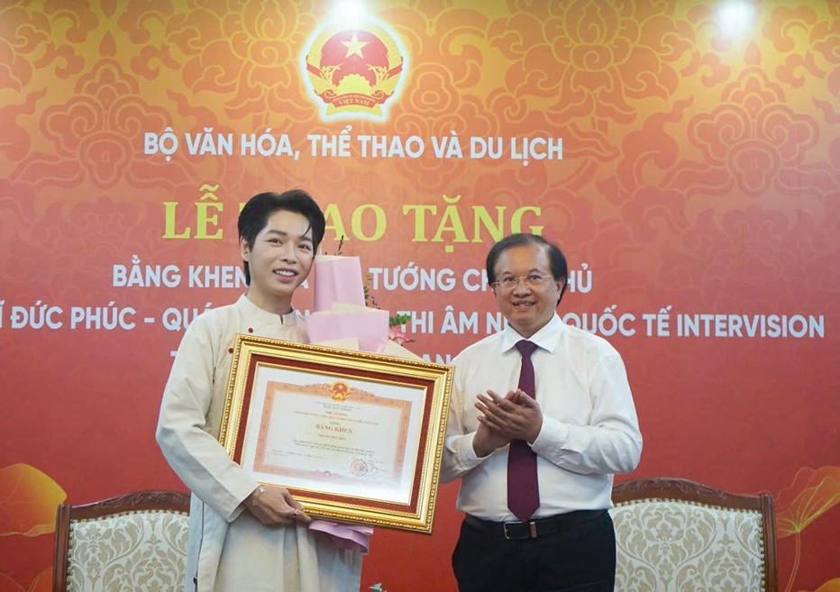 Đức Phúc và kỳ tích âm nhạc trên “đấu trường” quốc tế