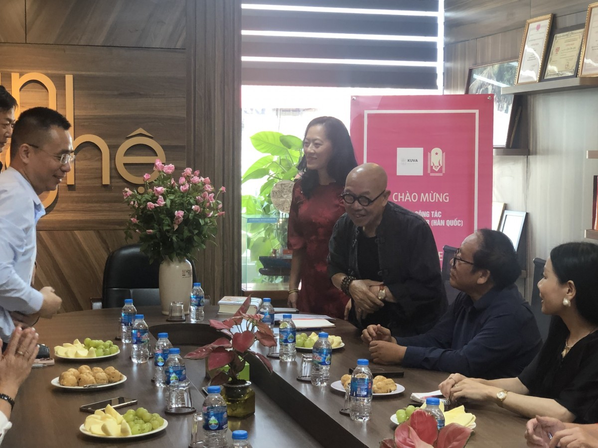 Nhà báo Nguyễn Hồng Liên, Phó Tổng Biên tập Báo Văn nghệ 