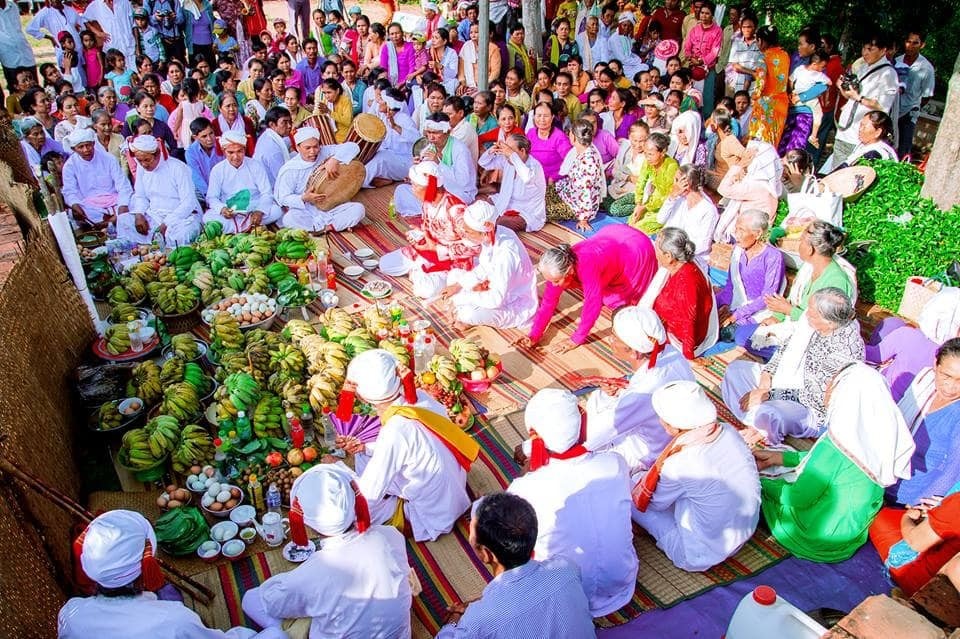 Lễ hội Katê tại di tích tháp Pô Sah Inư năm 2025 trở thành ngày hội chung của đồng bào Chăm trong toàn tỉnh. Ảnh: Lam Dong Tourism