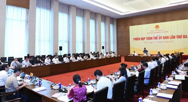 uy ban tvqh the che hoa noi dung su dung mot bo sach giao khoa thong nhat