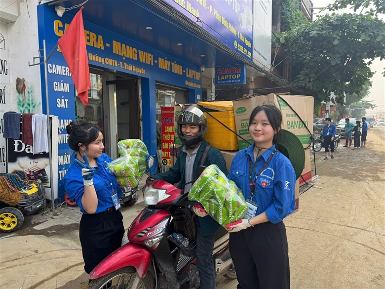 Trường Đại học Điện lực chung tay khắc phục hậu quả thiên tai