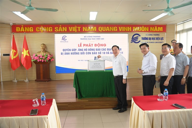 Trường Đại học Điện lực phát động quyên góp, ủng hộ đồng bào các địa phương bị ảnh hưởng bởi cơn bão số 10 và số 11