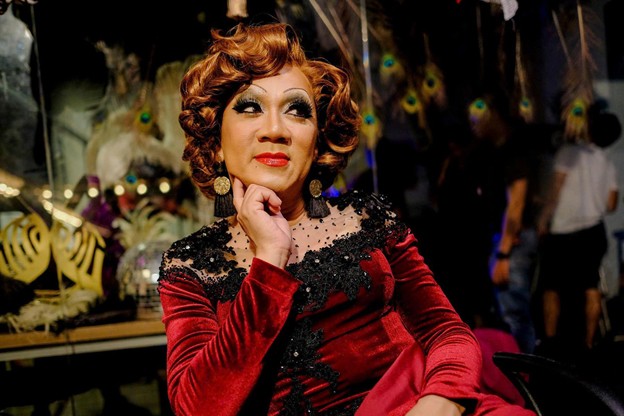 Khi drag queen hát nhạc kịch