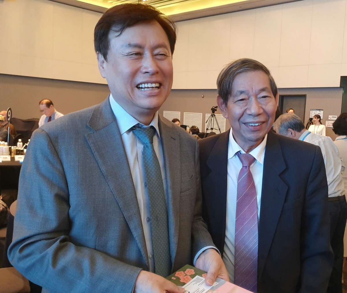 Tiến sĩ, dịch giả Lê Đăng Hoan:  