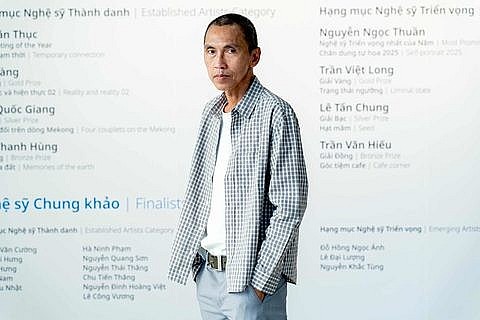 hoa si nha van nguyen ngoc thuan chi co tam hon moi la chat ket noi duy nhat giua chung ta