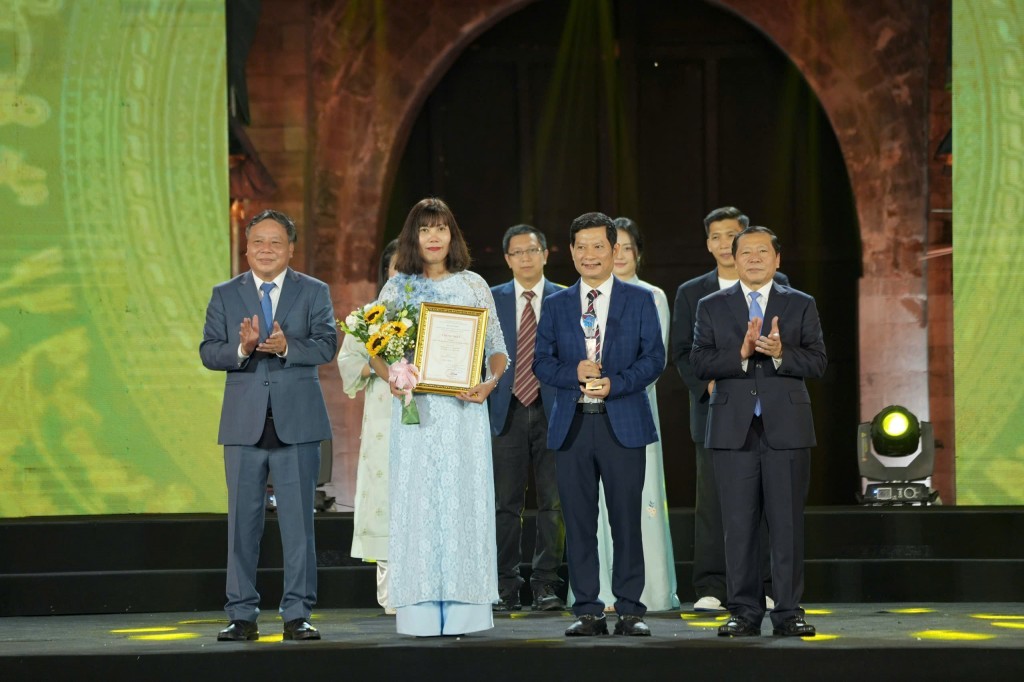 Hà Nội trao Giải báo chí về phát triển văn hóa, xây dựng người Hà Nội thanh lịch