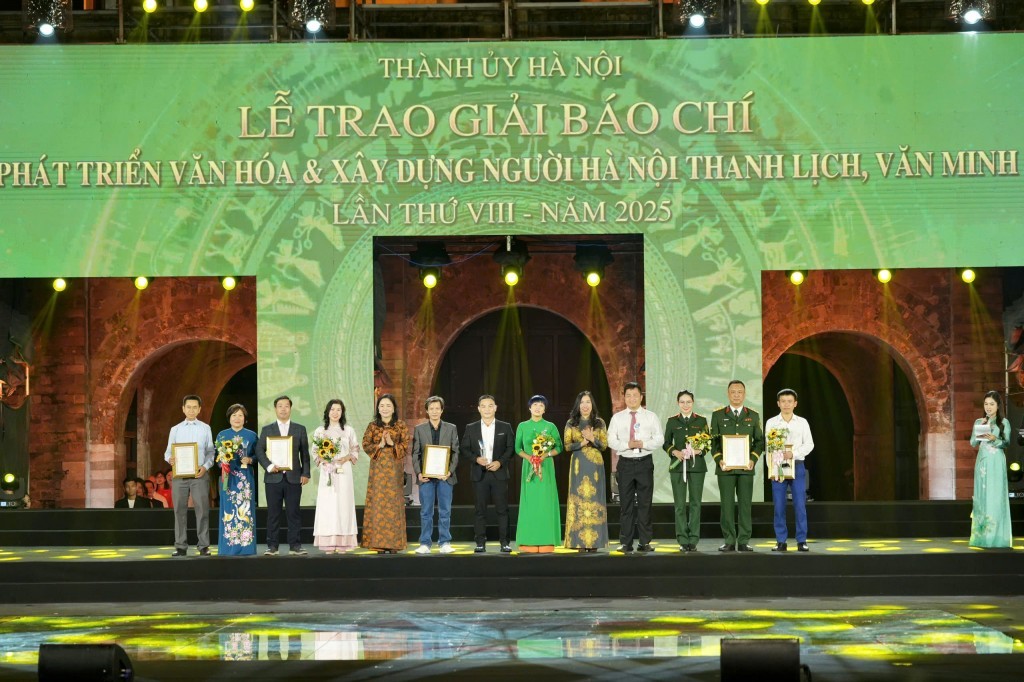 Hà Nội trao Giải báo chí về phát triển văn hóa, xây dựng người Hà Nội thanh lịch