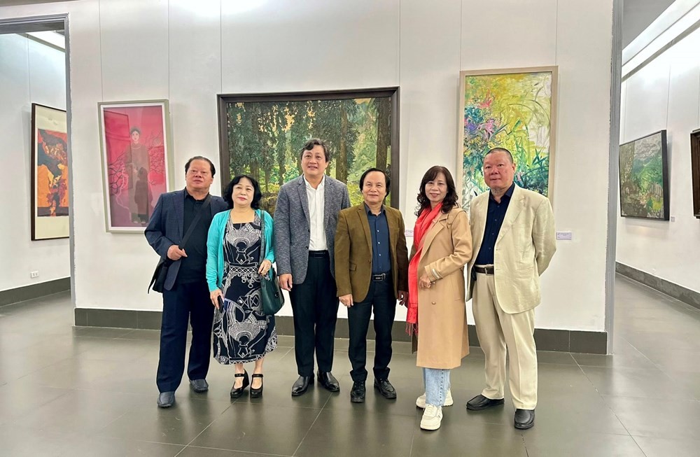 Các thế hệ giảng viên Khoa Mỹ thuật ứng dụng tại Triển lãm