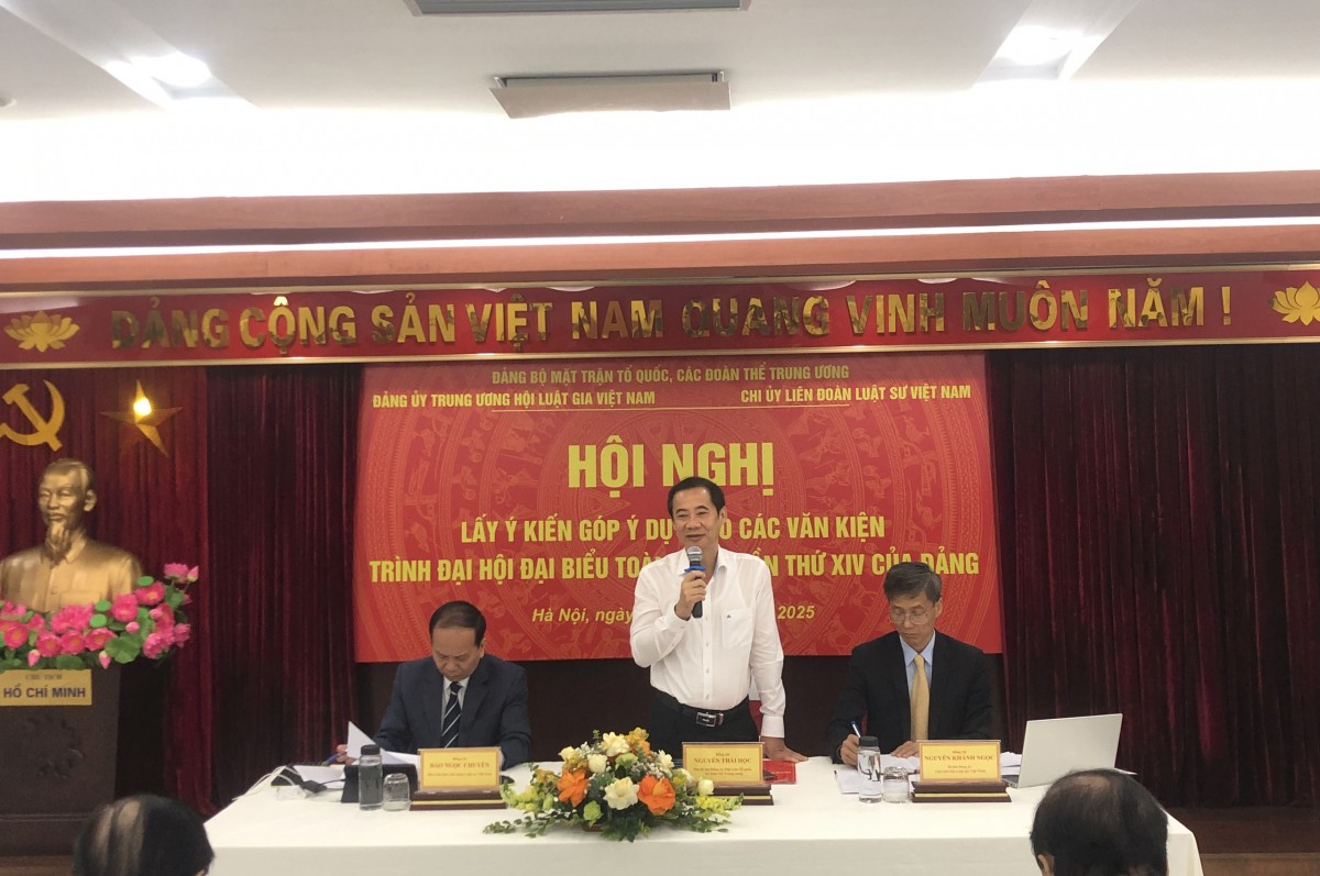 Các đồng chí chủ trì Hội nghị. Ảnh: V.T