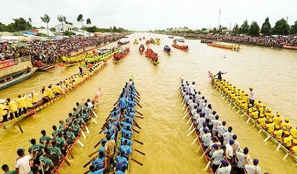 Ứng xử với các giá trị văn hóa truyền thống