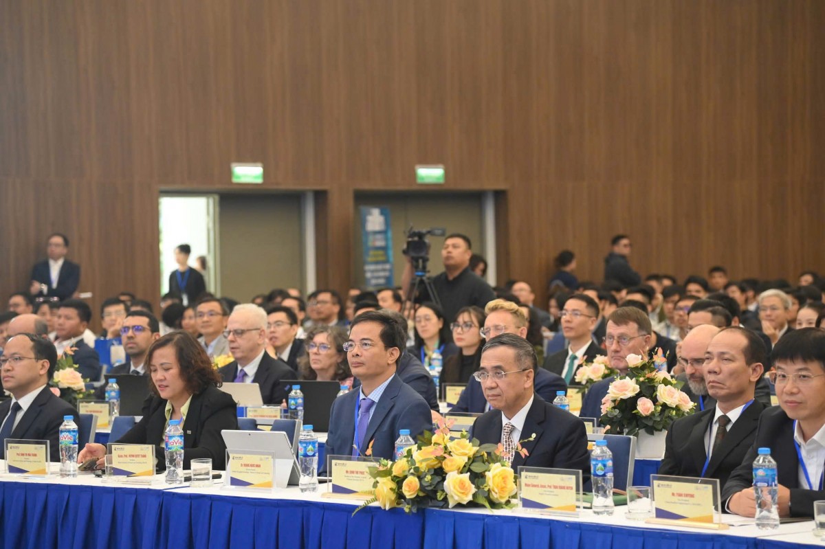 Đang diễn ra Hội thảo lớn nhất Việt Nam về Môi trường và Kỹ thuật điện