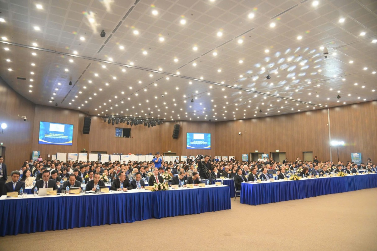 Đang diễn ra Hội thảo lớn nhất Việt Nam về Môi trường và Kỹ thuật điện