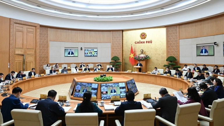 Thủ tướng: Thực hiện các nhóm nhiệm vụ, giải pháp trong tâm từ nay đến cuối năm