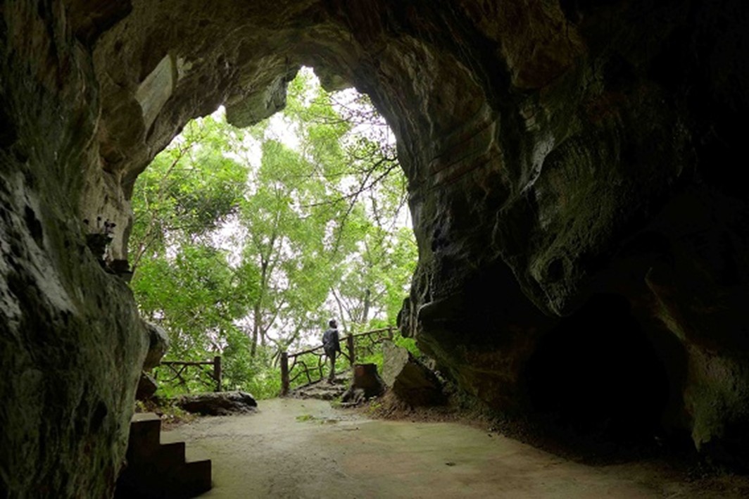 Những bài thơ khắc trong hang động: Nét đẹp văn hóa xứ Thanh