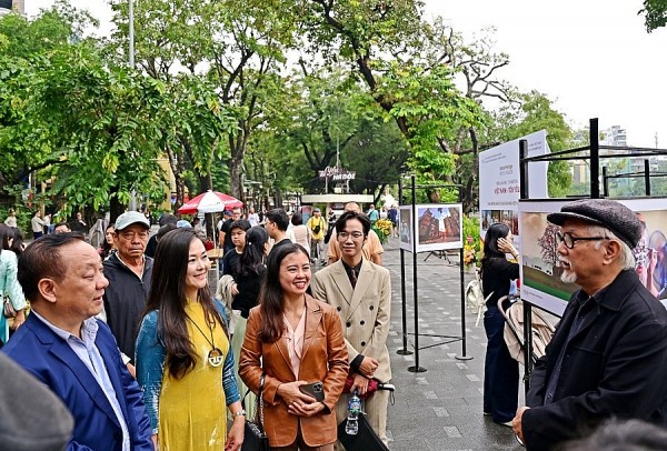 khai mac trien lam anh viet nam toi yeu