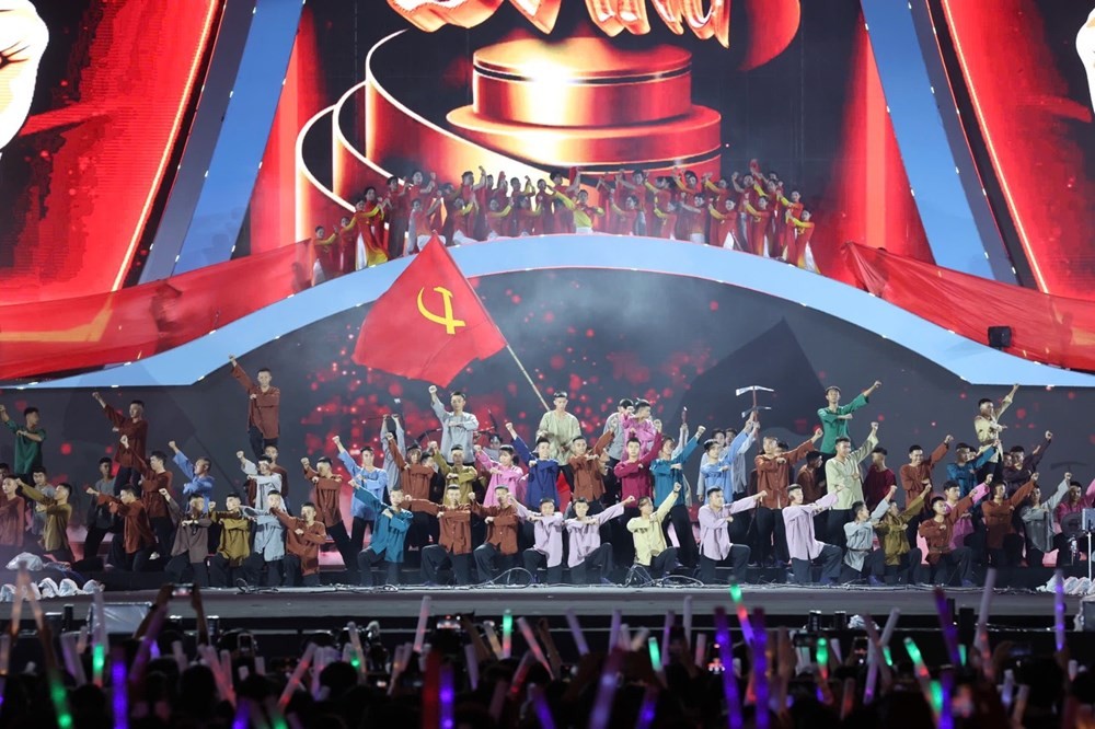 Mỗi tiết mục sẽ là một lát cắt trong bức tranh nghệ thuật về con người và vùng đất mỏ. Ảnh: BTC